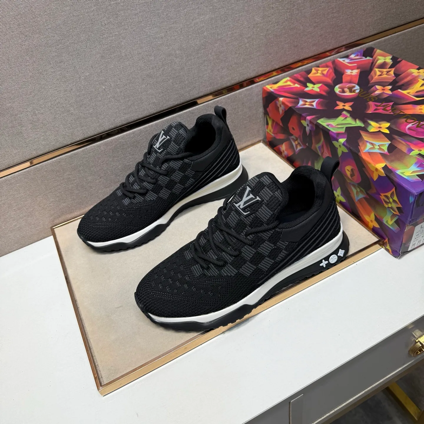 ⬛️Men's shoes 💰p480 [LV～] Men's casual shoes 2025z cabinet sales simultaneously 🔶Size: 38-44 #️⃣ 🔷7 colors🔜The upper is made of multi-material splicing➕Mesh lining, comfortable and breathable, sole: original comfortable and wear-resistant outsole, ⚠️real thing📱photographed🎬real thing is better📢📢📢
